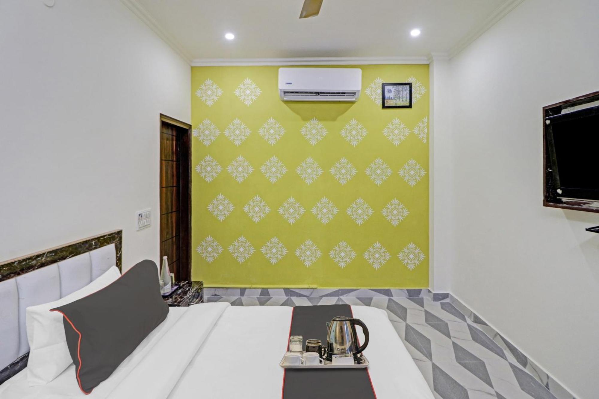 O Royal Orbit Hotel 3*