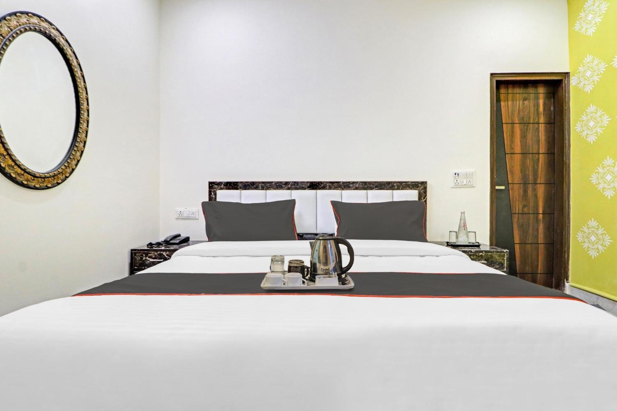Hotel O Royal Orbit New Delhi